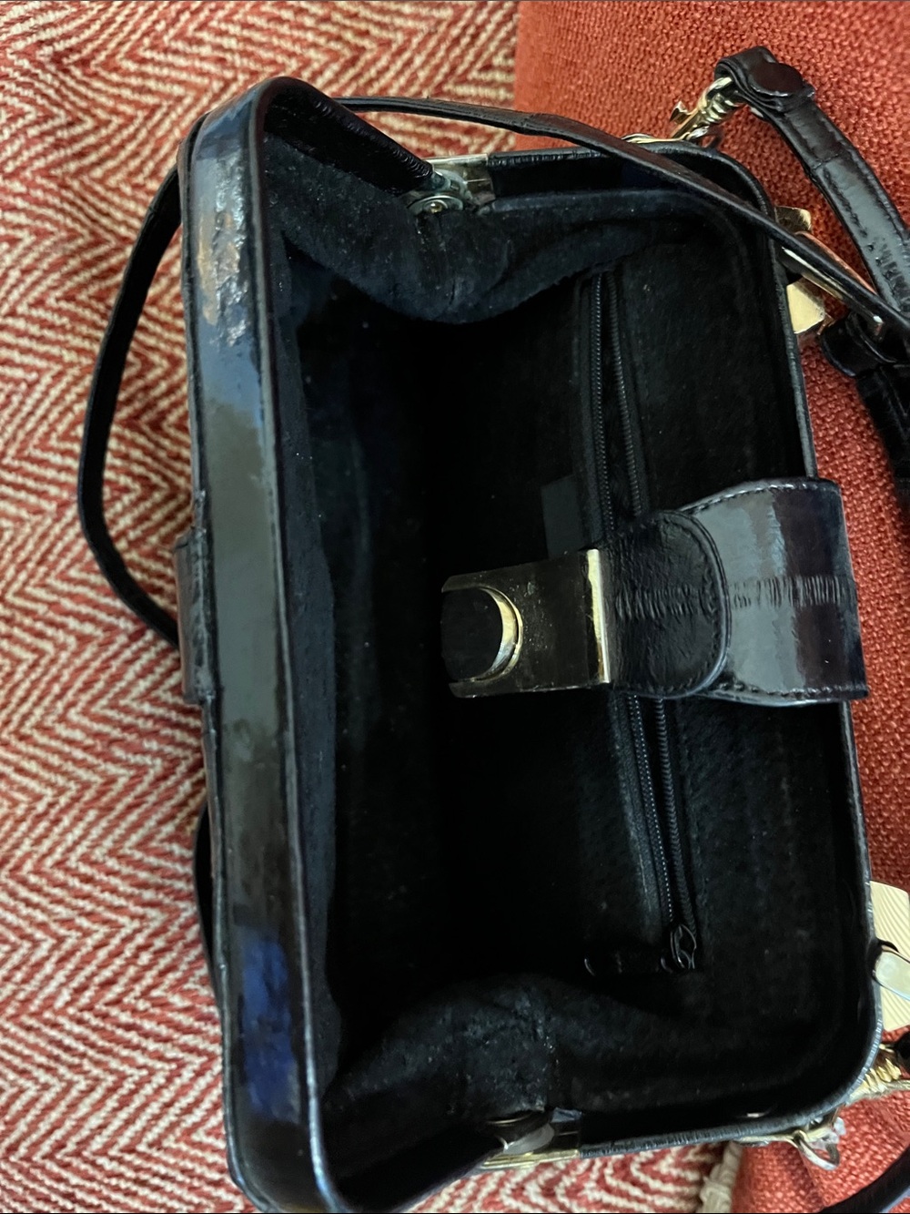 Glossy Eal skin Top-Handle Crossbody Bag with Gold Hardware - Picture 4 of 5